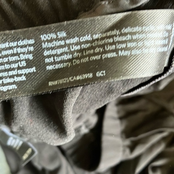 Eileen Fisher 100% Silk Black Cigarette Leg Pants - Picture 4 of 4